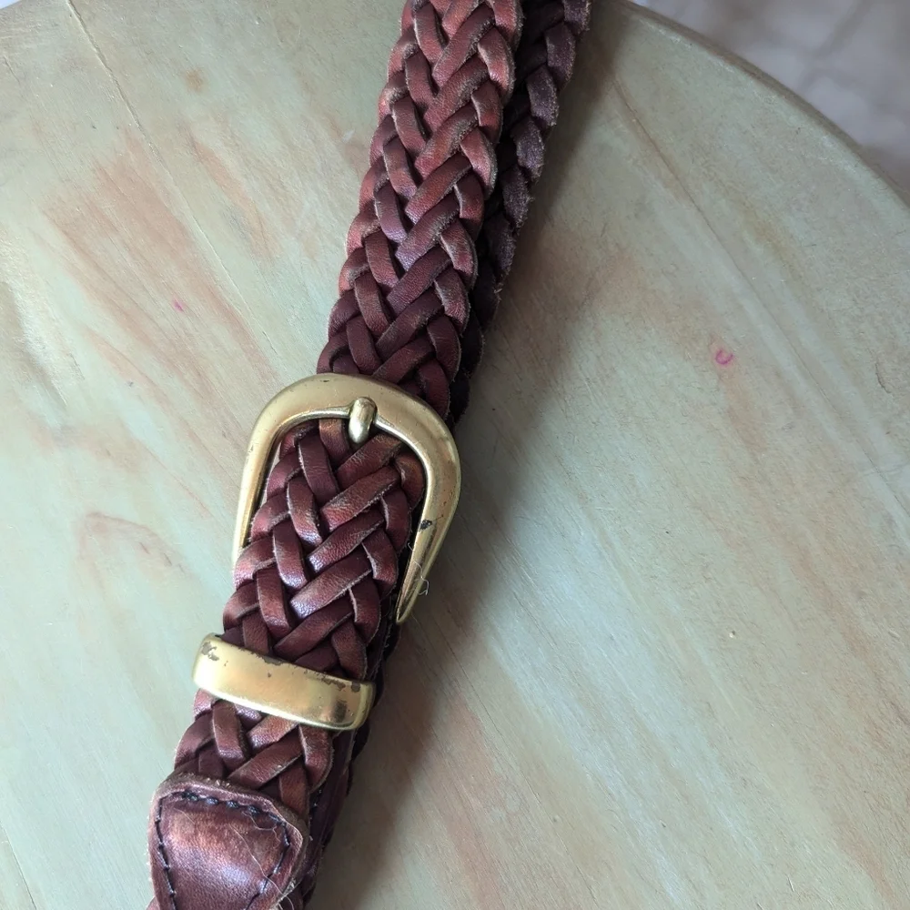 🤎 Leather Braided Belt with Goldtone Buckle 34